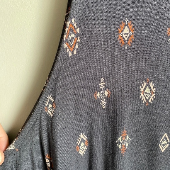 Torrid Super Soft‎ Knits Women's Gray Allover Print Tank Top Size 1X - Picture 3 of 9